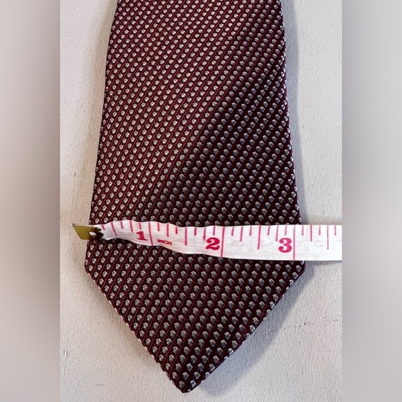 Michael Kors Tie -  3.25 in Burgundy / Silver Silk Necktie - Men's Classic - Picture 3 of 4
